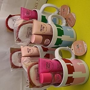 NEW LOWER PRICE!  VS PINK FRESH AND CLEAN BUNDLE W/ 💕BLUE MUG ONLY💕